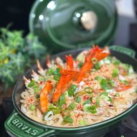 可能是麵、義大利麵和文字的圖像
