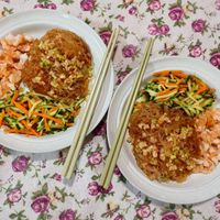 可能是炒飯、北非小米飯、麵、印度香料飯和炒麵的圖像
