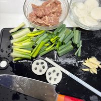 可能是刀、食物和文字的圖像