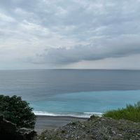 可能是雲、海灘、地平線、海洋和暮光的圖像