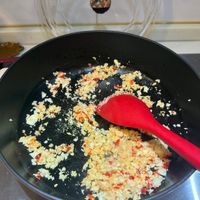 可能是水波蛋、炒飯、印度香料飯和北非小米飯的圖像