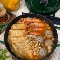 可能是麵和火鍋的圖像