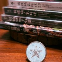 可能是小徽章和文字的圖像