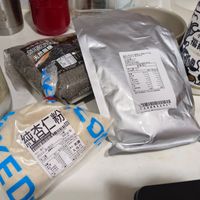 可能是豆腐、矢車菊和文字的圖像
