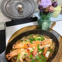 可能是麵、拉麵和文字的圖像