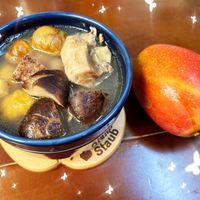 可能是龍眼和顯示的文字是「 รเลบง Staub 」的圖像