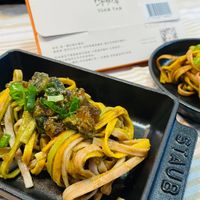 可能是鯷魚、義大利麵和文字的圖像