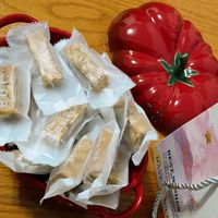 可能是茶、薄脆餅乾和文字的圖像