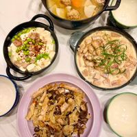 可能是豆腐、麵、火鍋和粥的圖像