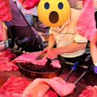 可能是肉排和文字的圖像