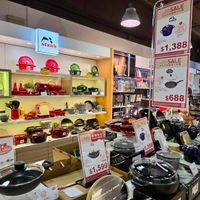 可能是帽子店和文字的圖像