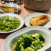可能是火鍋、豆腐和顯示的文字是「安 茶 粗雪 MAANA 云 粗 ひ と っ 茶 ++ な N 青 プロ 淡 が ま ぶ 飯 cnpoлиe 5000018 」的圖像