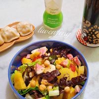 可能是‎豆腐和‎顯示的文字是「 ‎if SERSATION Coconut Water 100%NATURAL 100% NATURAL Wpreservetves NET CONTEN livenfeng منن‎ 」‎‎ 的圖像