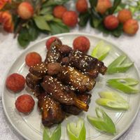 可能是龍眼和文字的圖像