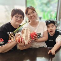 可能是顯示的文字是「 0S STREAL PLAN e AN P TAREAL STAYREAL SEAYREAL STAY REAI UFS.KIDS 」的圖像