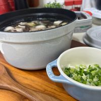 可能是顯示的文字是「 7 STAD STAUB 」的圖像
