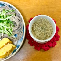 可能是麵、拉麵、豆腐和紫蘇的圖像