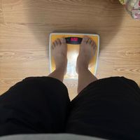 可能是顯示的文字是「 2025年11月18日 2025 下午3：25 O 原況照片 R > 600 」的圖像