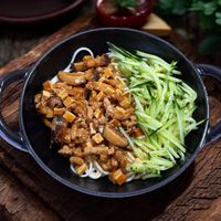 可能是拉麵、豆腐、麵、義大利麵、香菇和炒麵的圖像