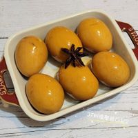 可能是蛋黃和文字的圖像