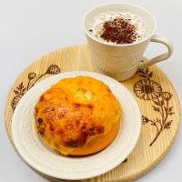 可能是舒芙蕾、巴布卡麵包、咖啡杯和文字的圖像