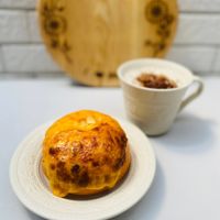 可能是肉桂捲和巴布卡麵包的圖像