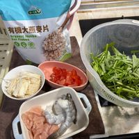 可能是香菇、拉麵、豆腐和文字的圖像