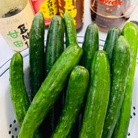 可能是食物和顯示的文字是「長 3% pyrex ፅ፪ 甘長 ሀ 」的圖像