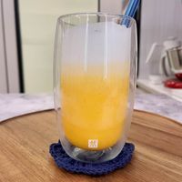 可能是蛋黃和咖啡杯的圖像