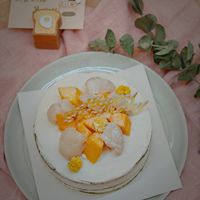可能是‎椰子馬卡龍、戚風蛋糕和‎顯示的文字是「‎关香奶油 ا‎ 」‎‎ 的圖像