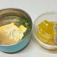 可能是水波蛋、蛋黃和粥的圖像
