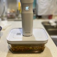 可能是泡茶器和文字的圖像