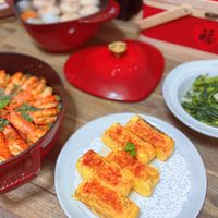 可能是豆腐、壽司、港式點心和文字的圖像
