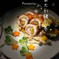可能是壽司、豆腐和顯示的文字是「光 生 我 Porchetta Porchettag ਮ 大 利 豬 肉 卷」的圖像