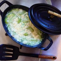 可能是粥、木湯匙和牧羊人派的圖像