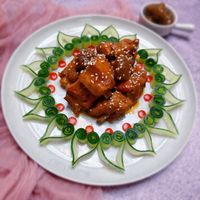 可能是豆腐和炒麵的圖像