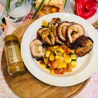 可能是顯示的文字是「 STAUB O कে アウトトア アットドアスパイス አል y スパイス eta AC FRON EAAEAAL ONI de LO d B 」的圖像