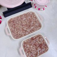 可能是顯示的文字是「 STAUE AUB S o STAUS STAUB STAUE STAUB SPAUR रये 」的圖像
