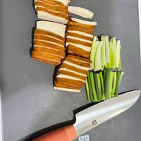 可能是刀和豆腐的圖像