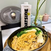 可能是麵、義大利麵和顯示的文字是「 Oat OatM'Ik M*Ik SITAUB 5 PATSIDE ยกตาร 」的圖像