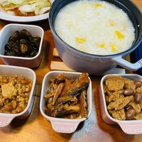 可能是鯷魚、粥、豆腐和文字的圖像