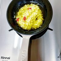 可能是蛋黃和水波蛋的圖像