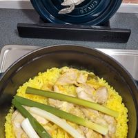 可能是北非小米飯、印度香料飯和西班牙大鍋飯的圖像
