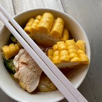 可能是豆腐、拉麵和顯示的文字是「 ZWILLINS 」的圖像