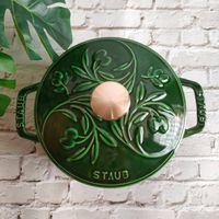 可能是顯示的文字是「 Ls 0 STAUB 」的圖像