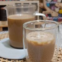 可能是咖啡和咖啡杯的圖像