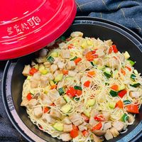 可能是義大利麵、炒麵和炒飯的圖像