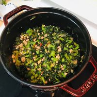 可能是莙薘菜和綠葉甘藍的圖像