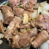 可能是燉小牛膝的圖像