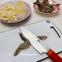 可能是刀和蝦的圖像